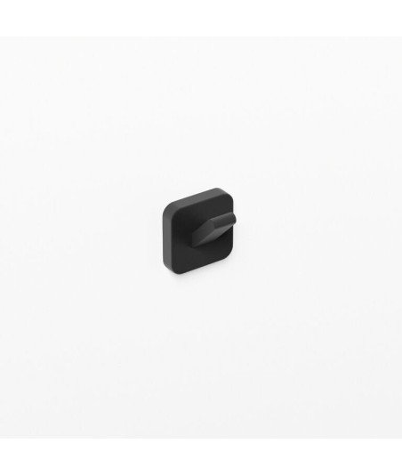 Percha quadra negro mate IO