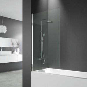 Mampara de bañera con una...