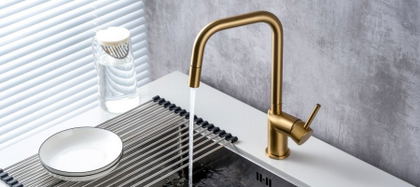 Grifo monomando de lavabo en acabado negro